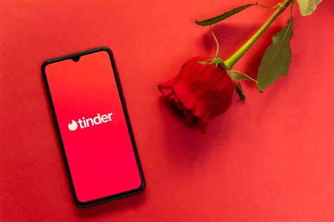 Tinder Launches A Blind Date Feature Just In Time For Valentines Day