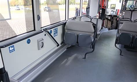 Die metrobuslinie 3 soll pünktlicher werden. Düsseldorf: Rheinbahn startet zum Fahrplanwechsel mit drei ...
