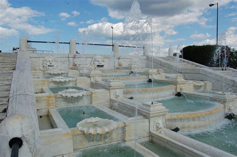 The james scott memorial fountain in detroit, michigan, usa, was designed by architect cass gilbert and sculptor herbert adams. Michigan Roadside Attractions: James Scott Memorial ...