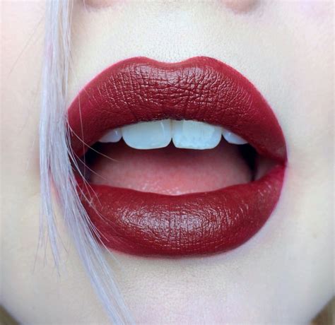 Beautsoup Creates A Vampy Lip With Our Turntable Antimatter Lipsick 🖤🖤