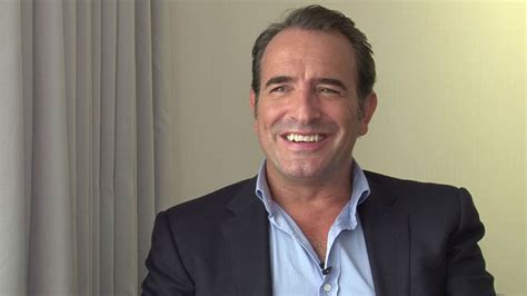 He has worked notably with director michel hazanavicius, starring in his oss 117 spy parodies. Jean Dujardin : Interview pour le film Un + une - AlloCiné