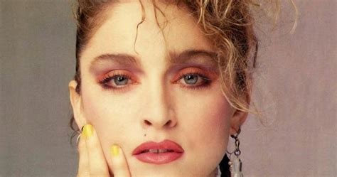 How can i do 80's madonna hair with very thin, frizzy hair? Eye makeup look 80's icon series : #4 Madonna