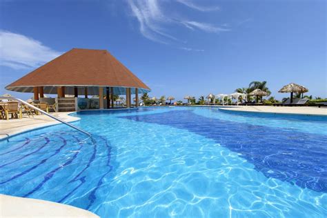 Pool Bahia Principe Luxury Runaway Bay Adults Only Runaway Bay • Holidaycheck Middlesex