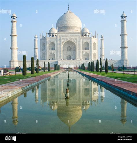 The Taj Mahal Reflected In The Fountain In Agra India Stock Photo Alamy