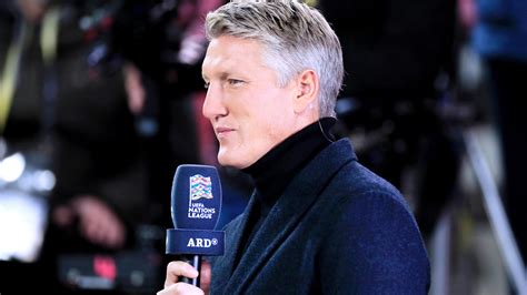 #bastian schweinsteiger #ask #request #football #this is the moment when he celebrated their victory at the last minute goal #his wound has. Bastian Schweinsteiger rechnet mit DFB-Team ab: "Ich bin ...