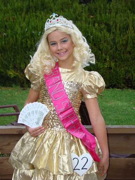 Toddlers And Tiaras Home Made Halloween Costume Grand Supreme Pink