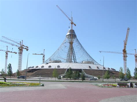 The khan shatyr entertainment center was officially opened last night in the presence of president nazarbayev and heads of state in a grand ceremony, with a performance by the italian tenor andrea bocelli, timed to coincide with the president's birthday and astana day. Khan Shatyr Entertainment Centre : MIT Libraries