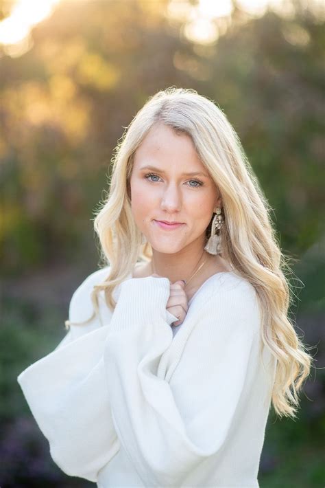 Cari Long Photography Specializes In Beautiful High School Senior