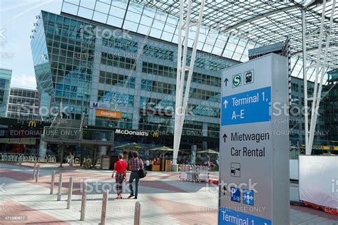 Aeroporto Di Monaco Di Baviera - Fotografie stock e altre immagini di