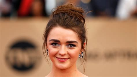 Game Of Thrones Star Maisie Williams Wants To Take To The Stage Ents