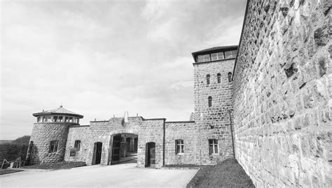 Around the end of the 1930s, the ss made building new camps and its entry into the building materials industry go hand in hand. Tour to Mauthausen concentration camp - Private Tours and Excursions in and from Linz