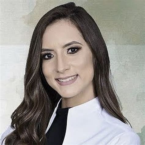 Caroline Lopes Palhares Médico De Família