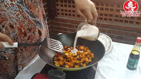 Kali ini dimodifikasi dengan tambahan tahu, . Resep Sambel Goreng - YouTube