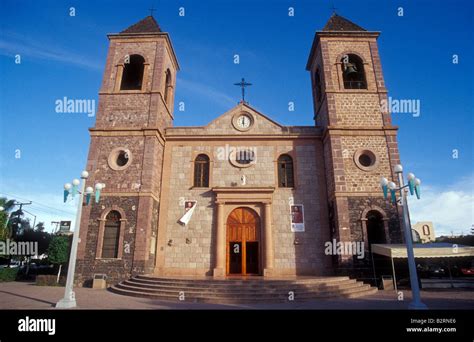 La Catedral De Nuestra Señora De La Paz En La Catedral De La Ciudad De
