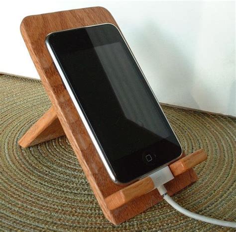 Diy Phone Stand And Dock Ideas That Are Out Of The Box Iphone Desk
