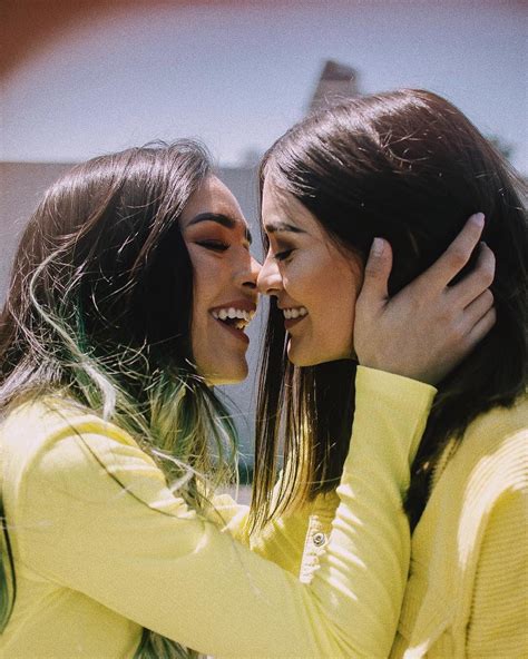 Pin De Luana Ruiz En Candp Calle Y Poche Lesbianas Lesbianas Besándose