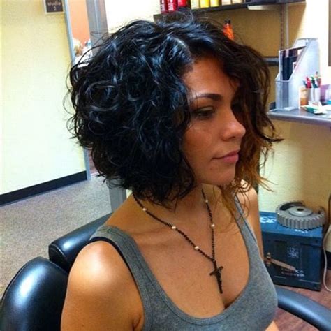 Get An Inverted Bob Haircut For Curly Hair