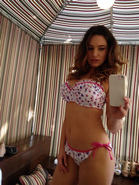Pretty Kelly Brook Leaked Photos The Fappening Leaked