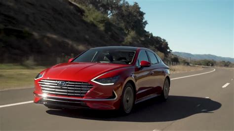 The new 2021 hyundai elantra and elantra hybrid compact sedans offer an ideal opportunity to clinically measure how much green it actually takes to go green. Hyundai Elantra Hybrid deverá chegar em breve ao mercado...