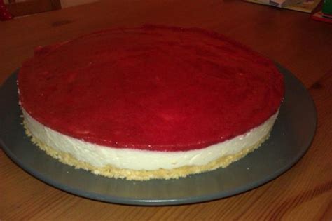 Philadelphia doppelrahmstufe (à 175 g) 300 g joghurt (3,5 % fett) 3 el zitronensaft 1 x pck. Philadelphia Torte mit Erdbeerspiegel - Rezept - kochbar.de