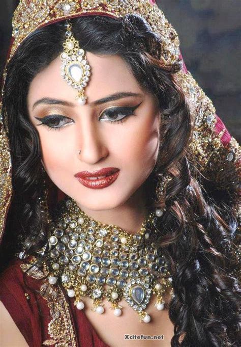 Pakistani Traditional Bridal Overlook Photoshoot By Sajjad A