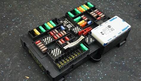 power distribution fuse box