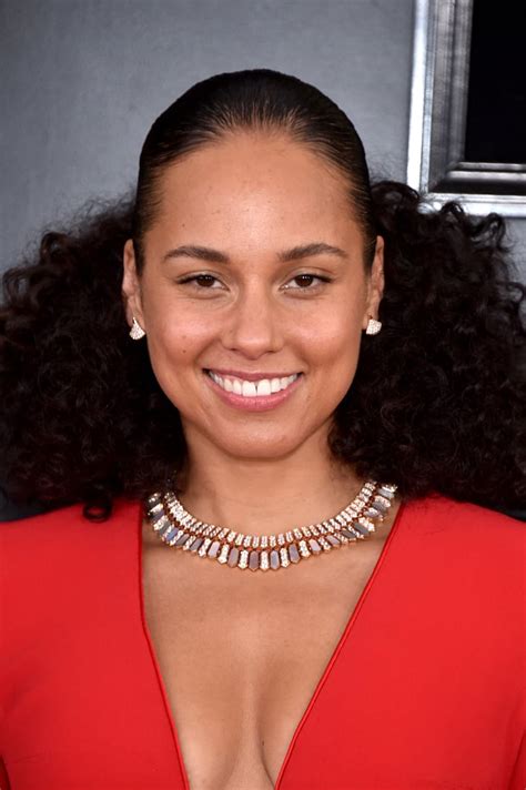 32,538,235 likes · 248,765 talking about this. Alicia Keys at the 2019 Grammys | POPSUGAR Celebrity ...