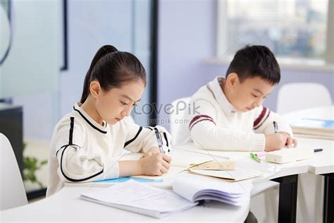 Children Who Study Hard After Class Picture And Hd Photos Free