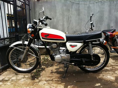 Full set of honda crv floor mats these are carpet and enter your email address to receive alerts when we have new listings available for honda cb 100 for sale. Honda CB 100 1973 - For Sale (Bandung) - Classic and ...