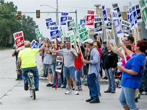 United Auto Workers Begins Nationwide Strike Against Gm Npr