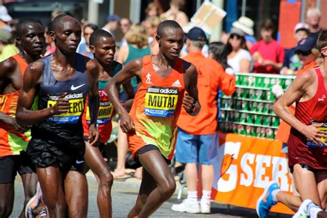 La mezza maratona è una specialità sia maschile che femminile dell'atletica leggera.si tratta di una gara podistica su strada sulla distanza di 21,0975 chilometri, spesso chiamata impropriamente maratonina, termine diminutivo che definisce una generica corsa di lunghezza inferiore a quella della ben più nota maratona. Maratona New York 2018, il record della corsa. I primati ...