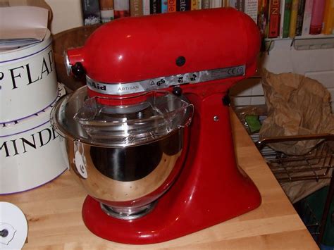 Need to make 13 dozen cookies or 8 loaves of bread? Kitchenaid 6 QT Mixer Review - (JAN 2020)