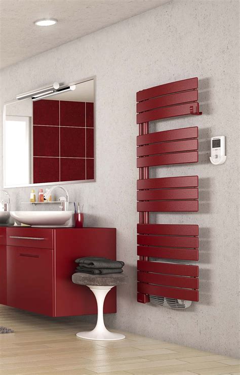 Pour chauffer votre salle de bain et vos serviettes à la fois, acova vous propose un immense choix de radiateurs sèche serviettes adaptés quelle que soit l' énergie de votre logement : Sèche-serviettes design. Une salle de bains où il ne fait ...