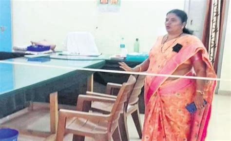 Andhra Officer Uma Maheswari Panicked Tied Rope As Barricade In Her