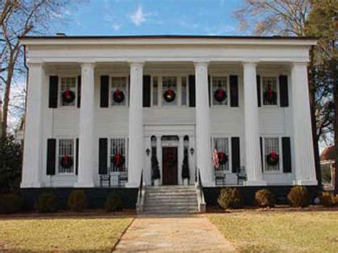Madisons Holiday Tour Of Homes Official Georgia Tourism And Travel