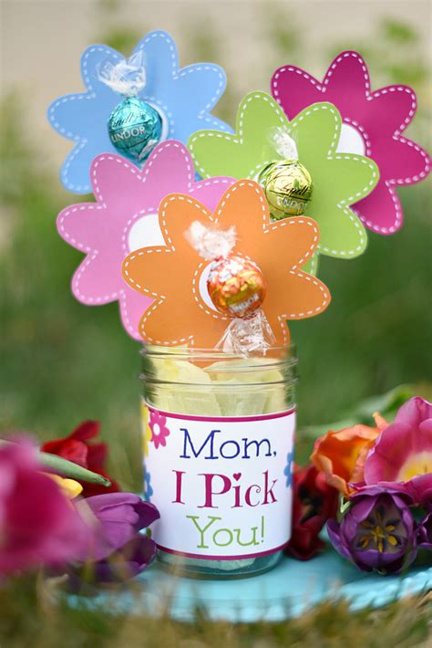 Mother's day will next be celebrated on 9th may 2020 in the us, canada, australia and new zealand and 27th march 2022 in the uk. Mother's Day Chocolate Flowers Bouquet - Fun-Squared