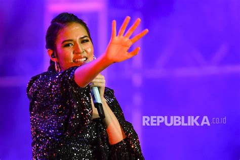 Raisa Tampil Di Panggung Unite On Live Concert Republika Online