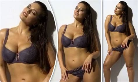 Ashley Graham Instagram Pictures Model Puts On Very Busty Display In Saucy Clip Celebrity