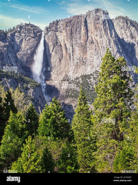 Yosemite Falls Yosemite National Park California Usa Stock Photo Alamy