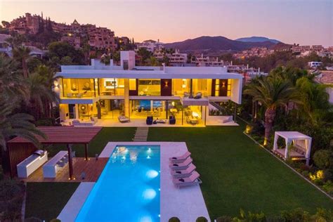 Las Brisas Modern Villa Marbella