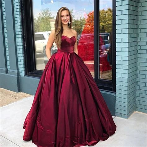 Elegant Sweetheart Ball Gown Prom Dresses Corset Lace Up Back Satin
