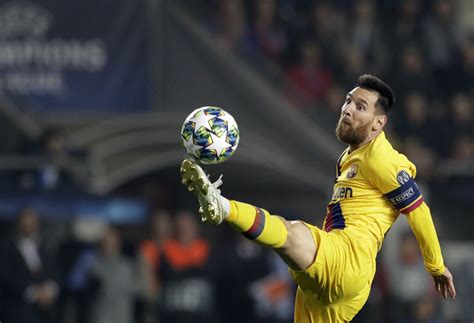 Lionel Messi And Liverpool Shine In The Champions League Ap News