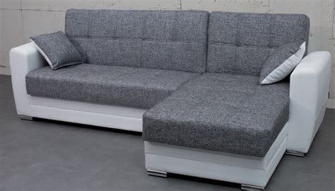 Divano letto con penisola aurora corrisponde alla tendenza attuale di arredare il soggiorno con divani componibili, a diversi elementi. DYNAMIC divano angolare con penisola e contenitore