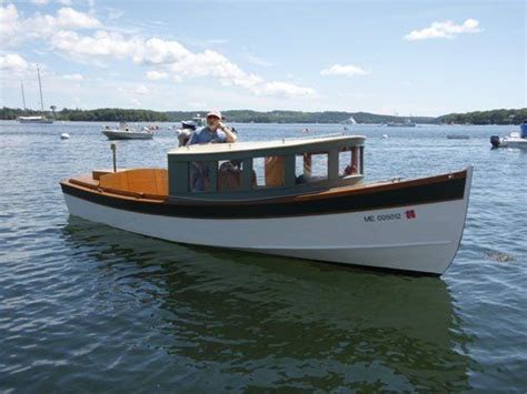Ia termasuk dengan penginapan house boat, pengurusan permit. Harry Bryan's Handy Billy | House boat, Classic boats, The ...
