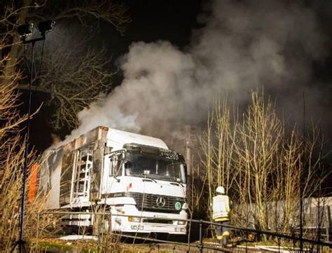 Hildburghausen Spezial Lastwagen Brennt V Llig Aus Hildburghausen