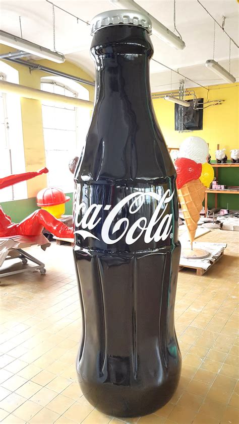 Die ehrliche coca cola werbung zu weihnachten holidays are coming.mp3. Große Coca Cola Werbung Glasfaser Flasche 250cm | 3DFORM.eu