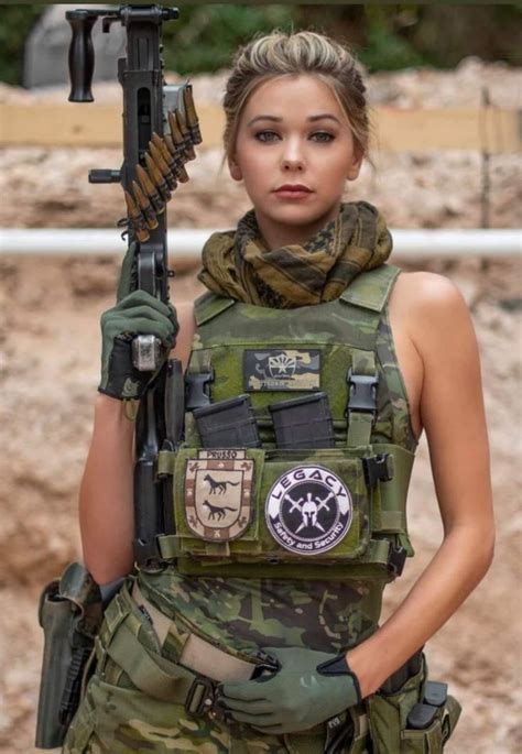 Pin By Adrian Salcedo On Militar In 2022 Military Girl Girl Guns Army Women