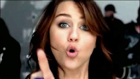 Miley Cyrus 7 Things Music Videos Image 2099681 Fanpop