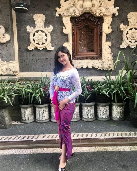 Beautiful Asian Women Bali Girls Batik Kebaya Balinese Indonesian Asian Woman Lace Skirt