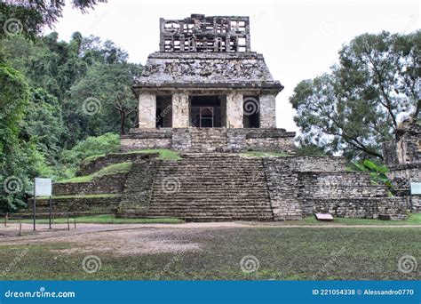 Temple Of The Sun In Palenque Mexico Stock Photo Image Of Palace